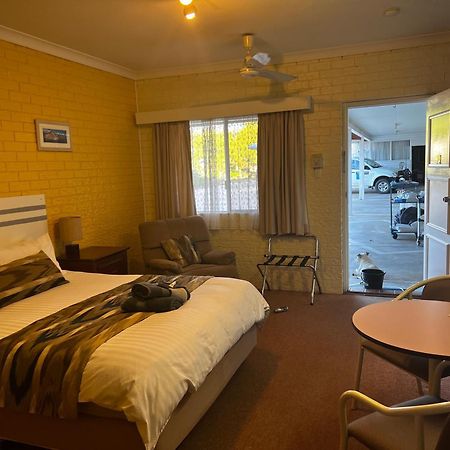 Jillaroo Motor Inn 格伦因尼斯 外观 照片