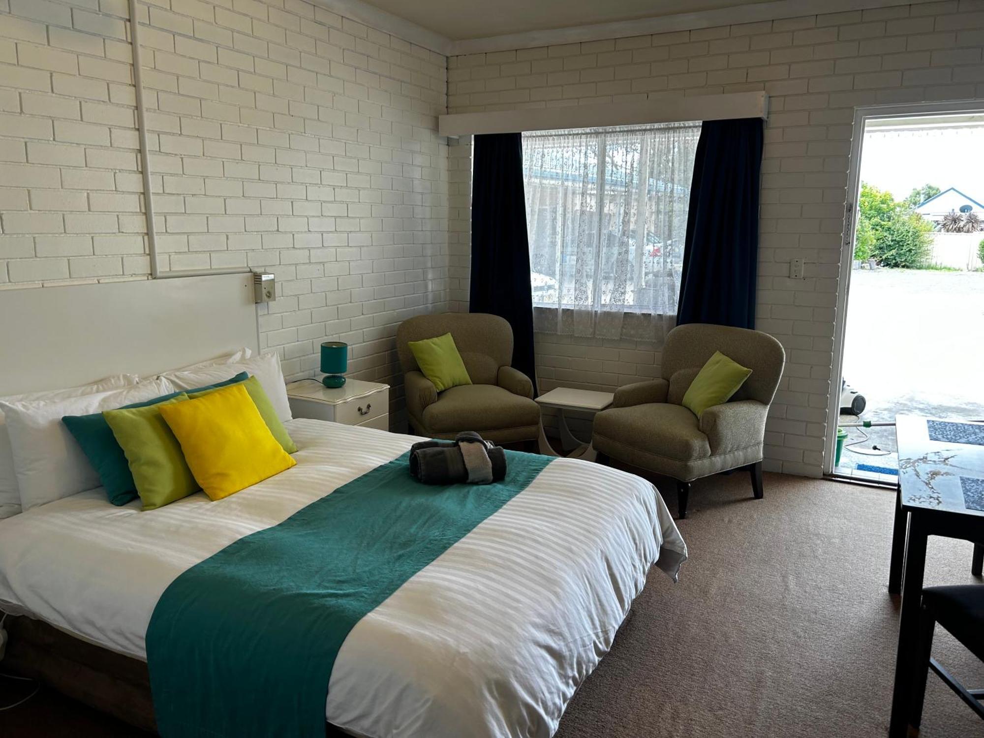 Jillaroo Motor Inn 格伦因尼斯 外观 照片