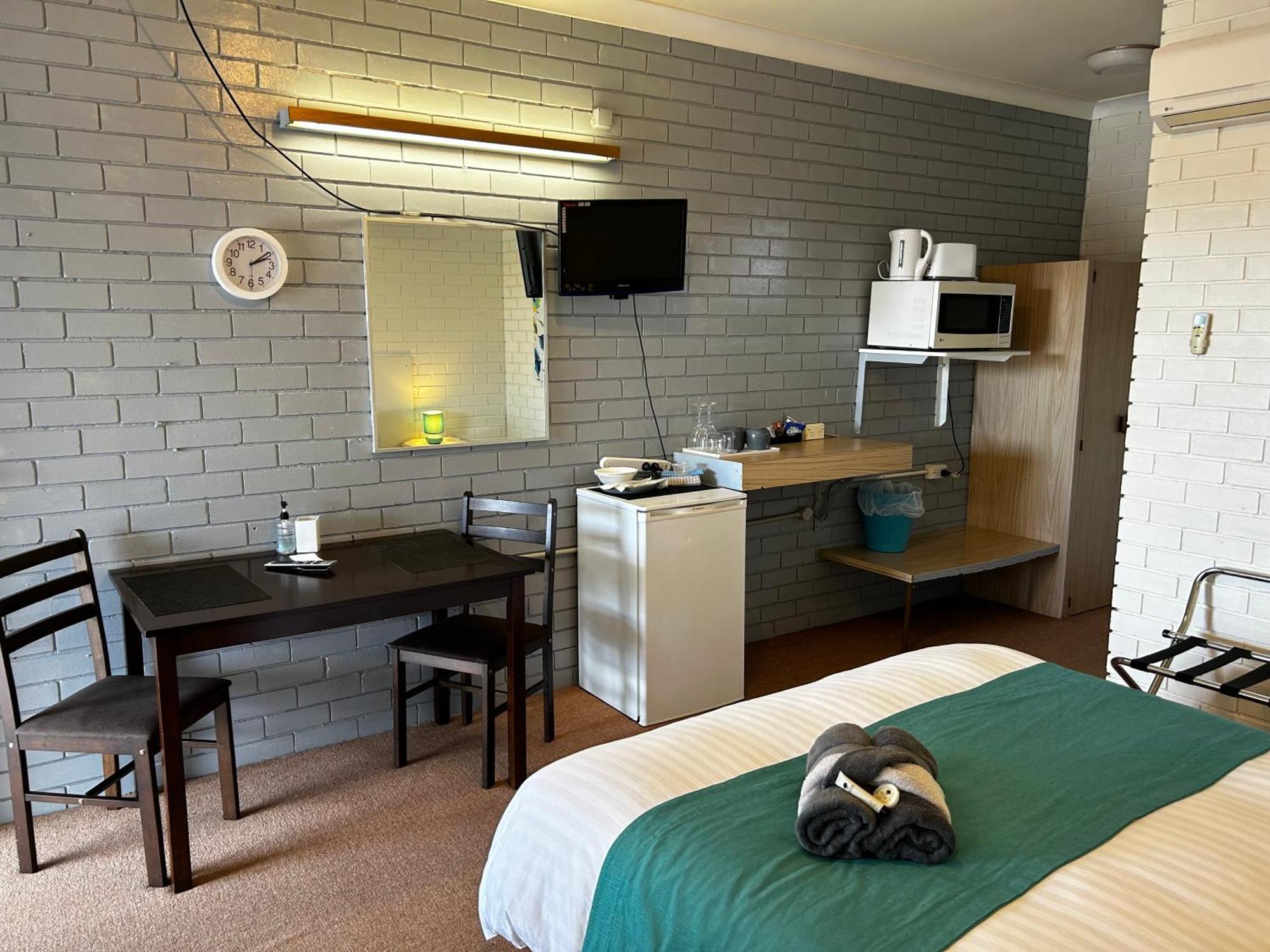 Jillaroo Motor Inn 格伦因尼斯 外观 照片